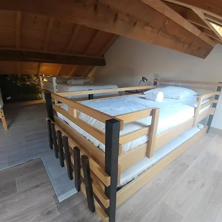 Maison Jardin Et Parking Prive Dans