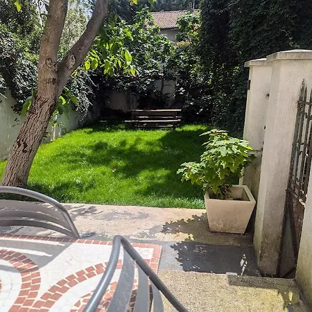 Maison Jardin Et Parking Prive Dans ヴィラ