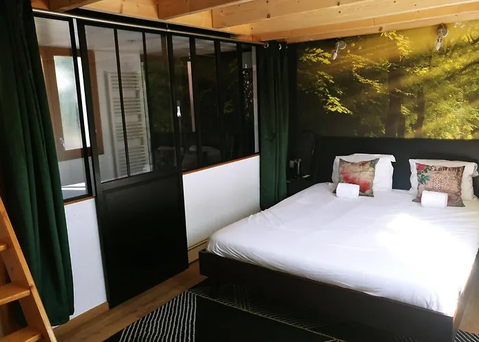 Villa Maison Jardin Et Parking Prive Dans