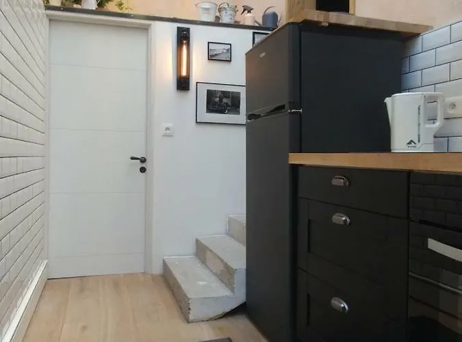 Maison Jardin Et Parking Prive Dans *