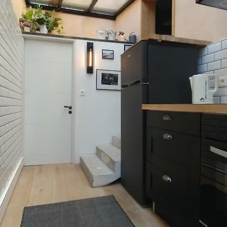Maison Jardin Et Parking Prive Dans *