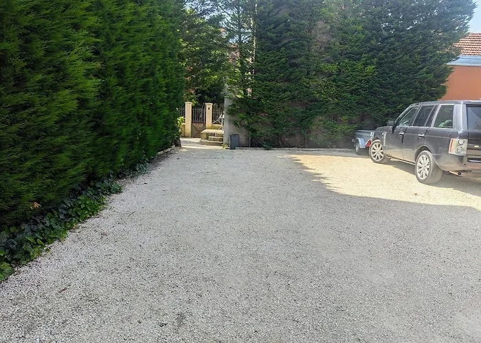 Maison Jardin Et Parking Privé Dans Grenoble